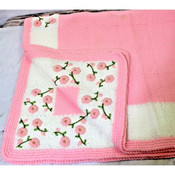 Vintage Baby Blanket Pink Flowers White Beautiful Intricate Knit - Picture 11 of 12